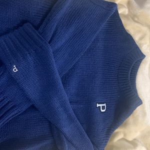 NWOT size L Pink brand sweater- navy blue. Never worn.